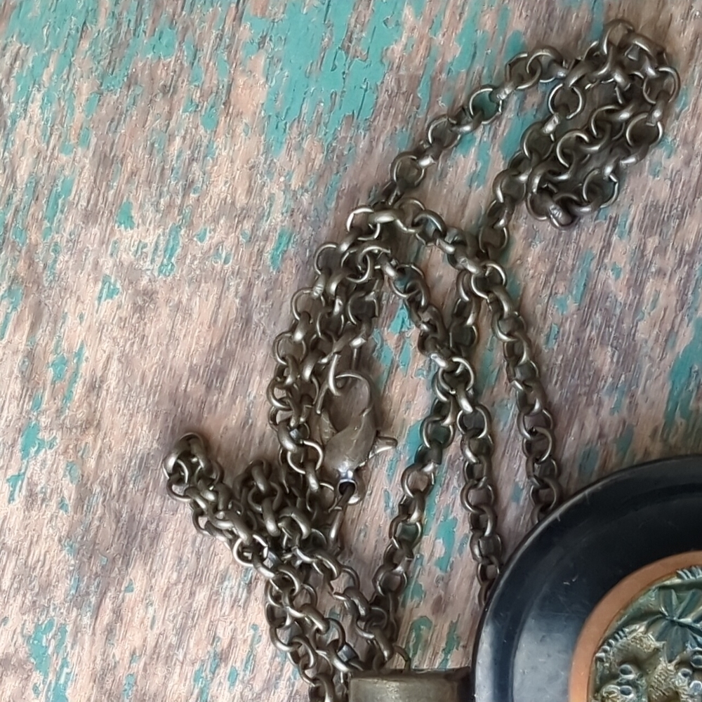 WHIMSY HOUSE I NWT Upcycled Vintage Button Ivy Vines Pendant Necklace - Picture 7 of 9